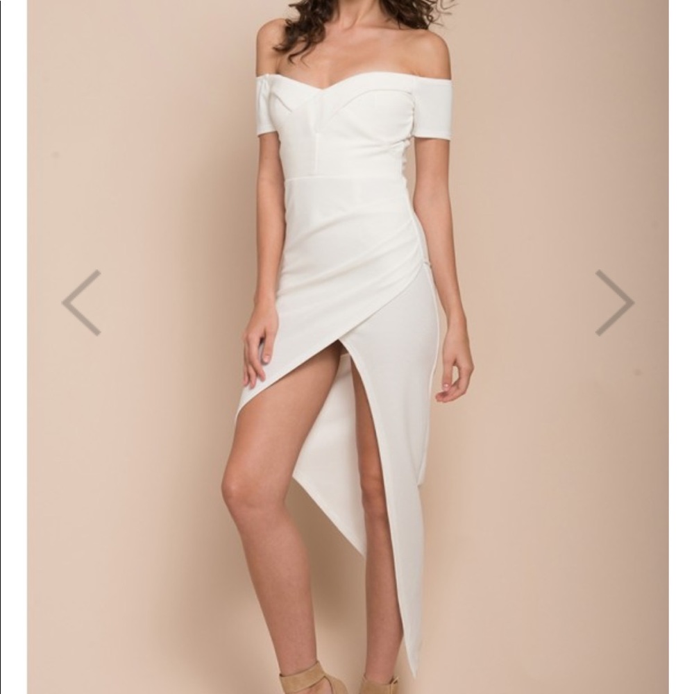 ๐ Asymmetrical White Vegas Dress - Picture 1 of 5